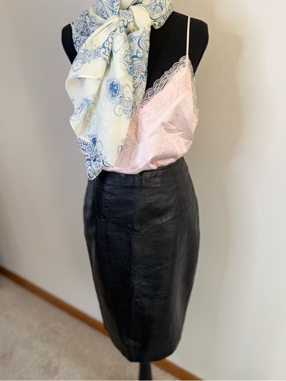 Vintage Pelle Cuir Black Leather Pencil Skirt Size 10 High Rise 90s